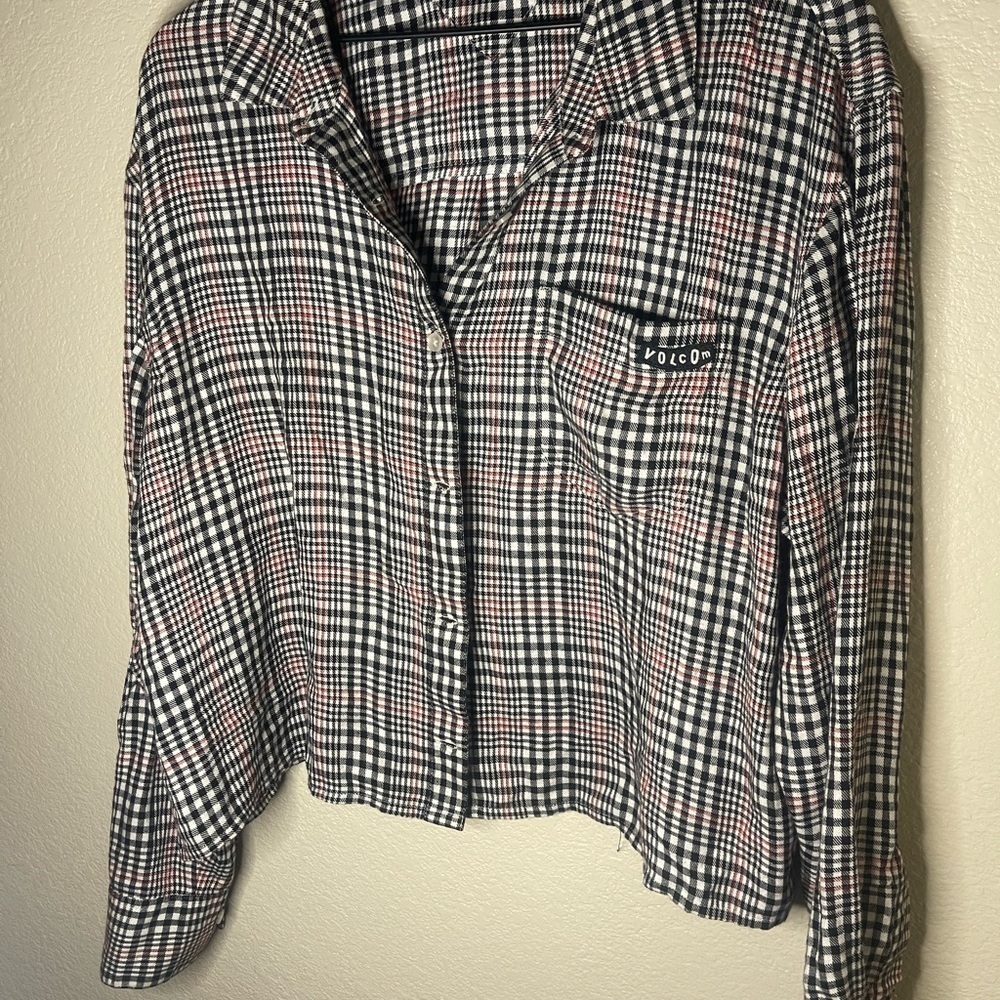 Volcom plaid cropped button down large - image 4